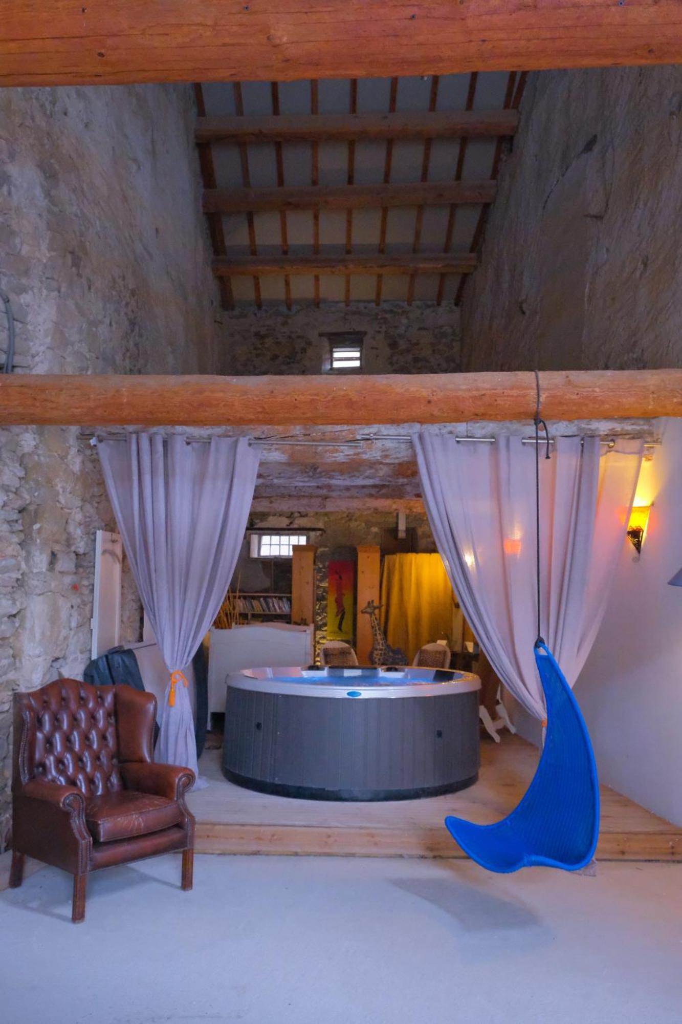 Le Gite De Sainte Valiere Piscine Et Spa Exterior photo